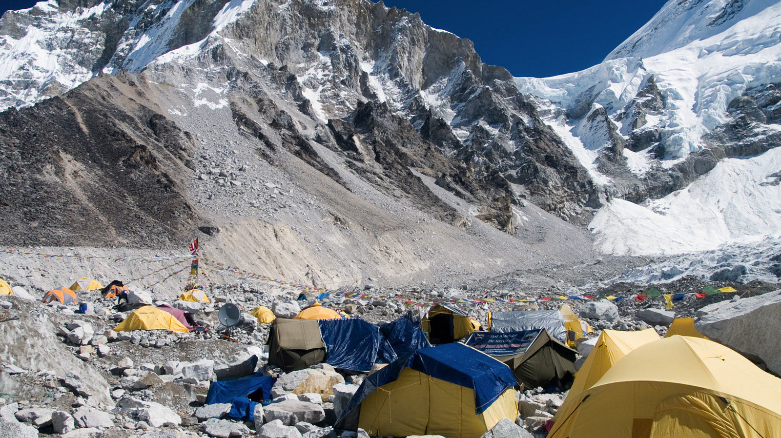 How Photographers Pack Smart for Everest Base Camp Without Sacrificing Performance